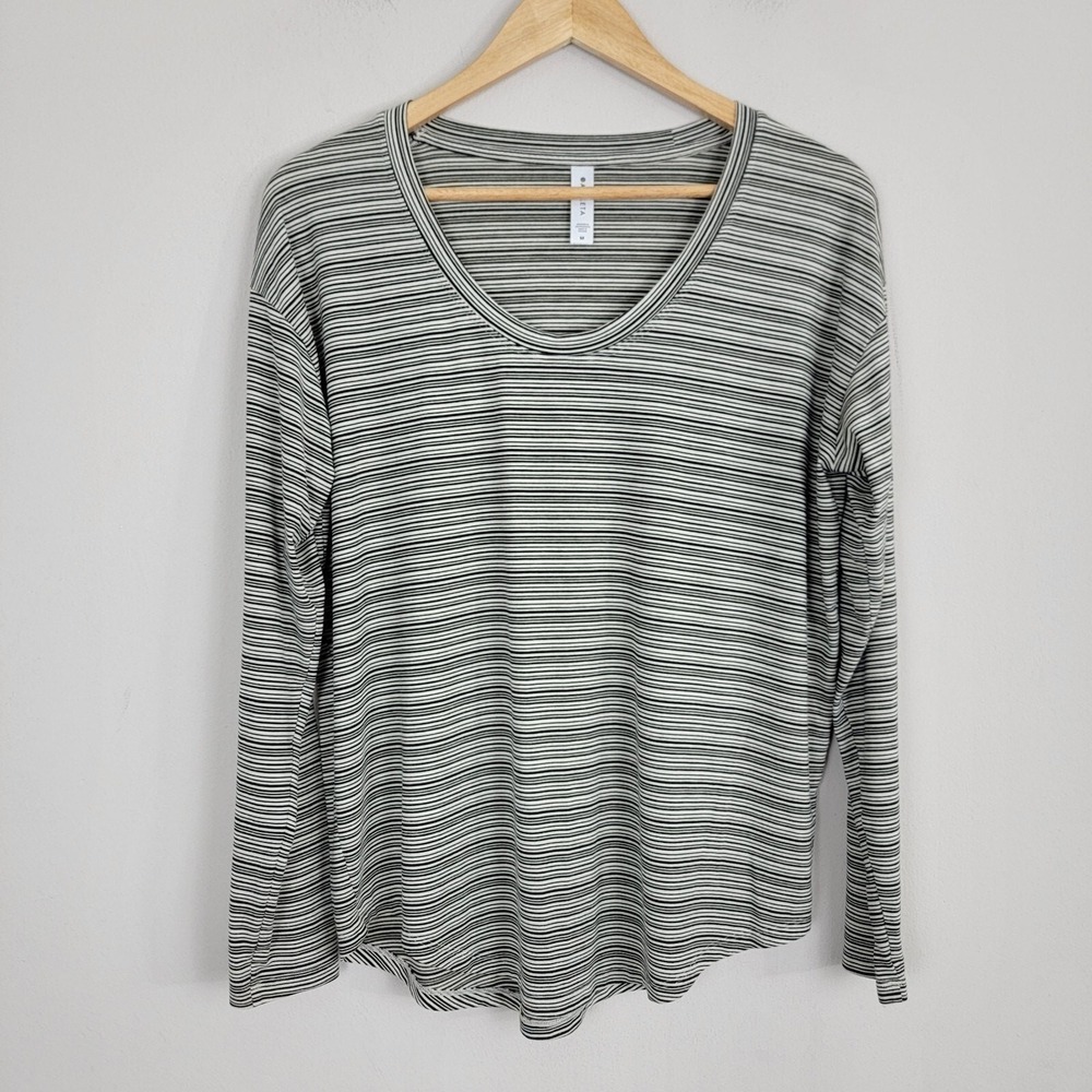 Athleta T Shirt Womens M Black White Stripes Cloudlight Stratus Long Sleeve Top